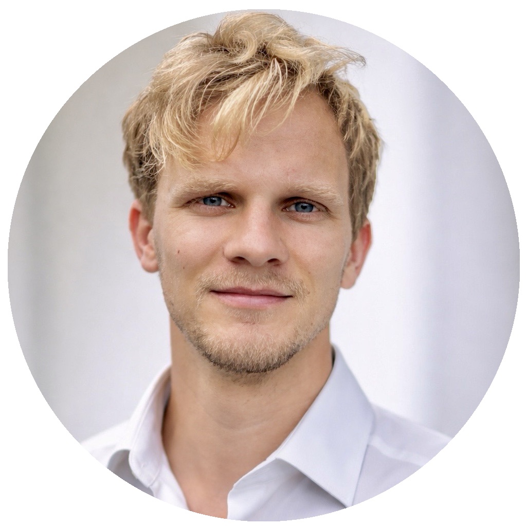 Portrait of Rob Velzeboer